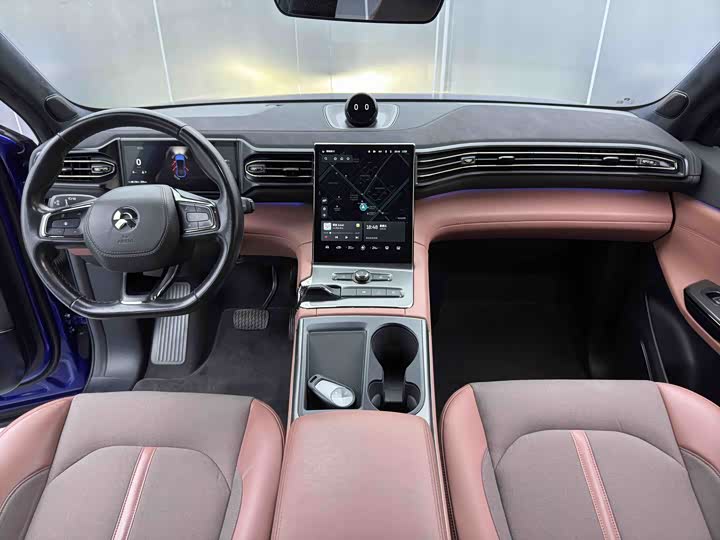 Фото 19 - Nio EC6