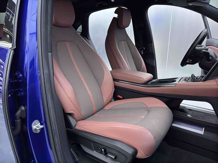 Фото 22 - Nio EC6