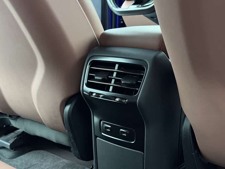 Фото 27 - Nio EC6