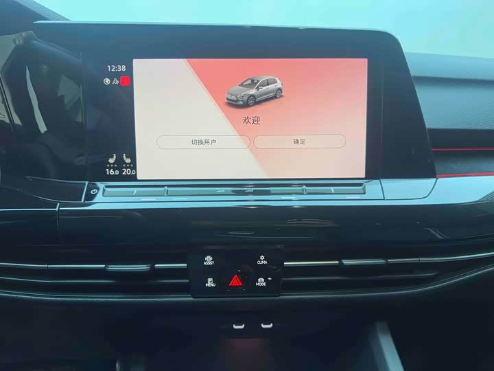 Фото 14 - Volkswagen Golf