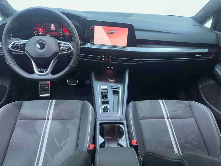 Фото 19 - Volkswagen Golf