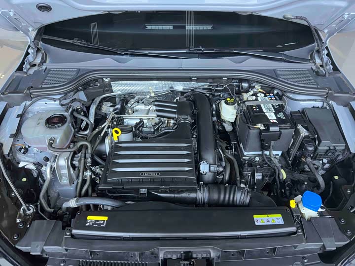 Фото 20 - Volkswagen Golf