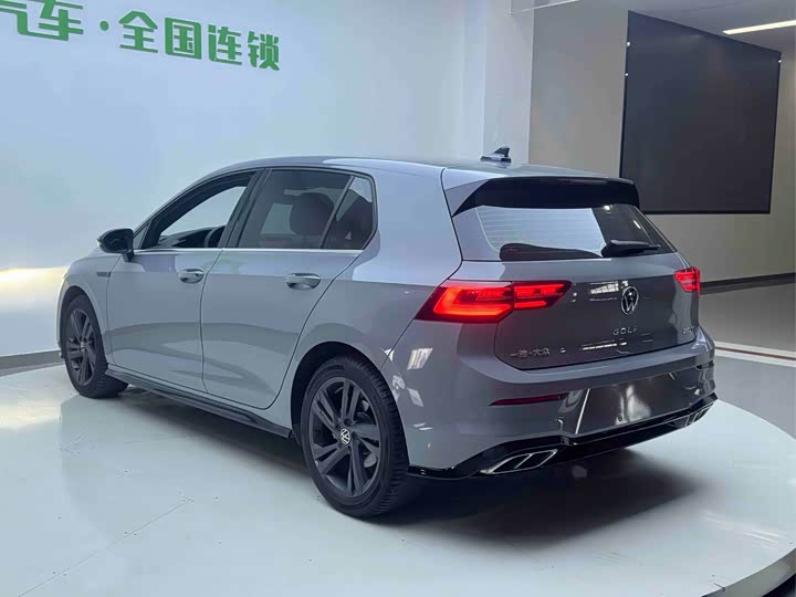 Фото 4 - Volkswagen Golf