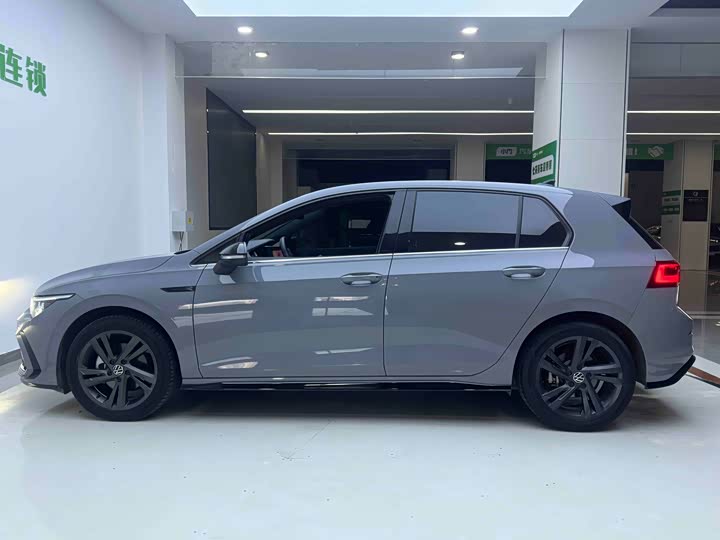 Фото 7 - Volkswagen Golf