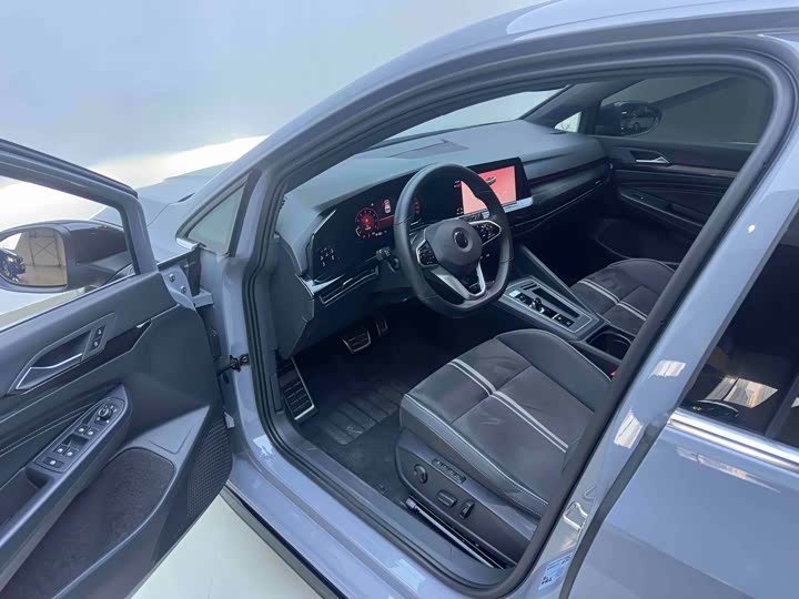 Фото 9 - Volkswagen Golf