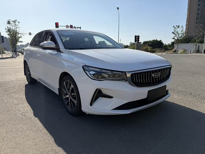 Фото 3 - Geely Emgrand