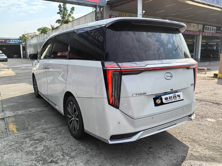 Фото 4 - GAC Trumpchi M8