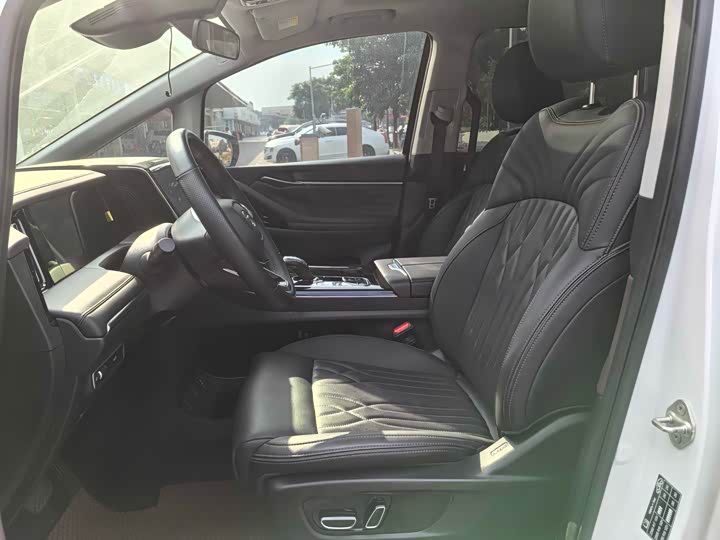 Фото 5 - GAC Trumpchi M8