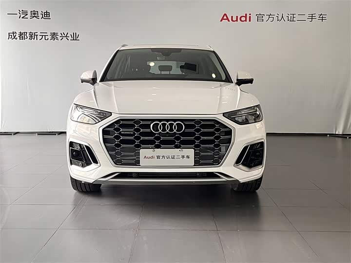 Фото 2 - Audi Q5L