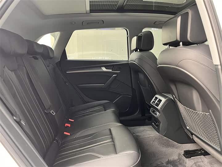 Фото 7 - Audi Q5L