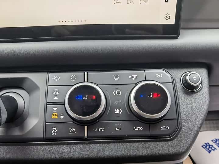 Фото 13 - Land Rover Defender