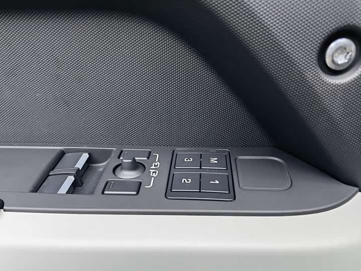 Фото 15 - Land Rover Defender