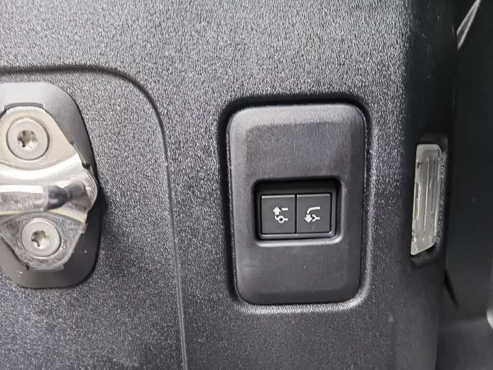 Фото 18 - Land Rover Defender