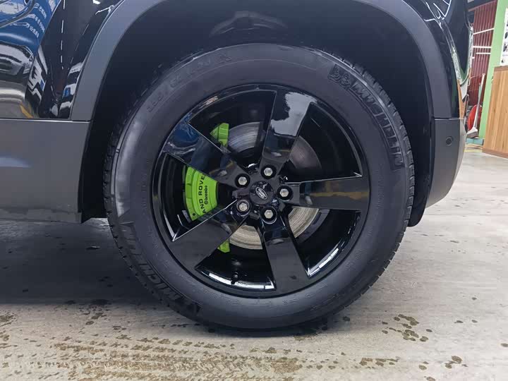 Фото 21 - Land Rover Defender