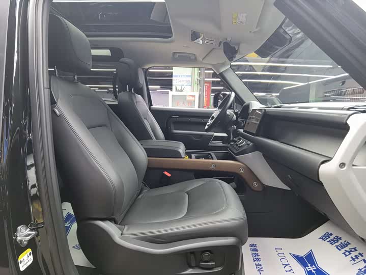 Фото 9 - Land Rover Defender