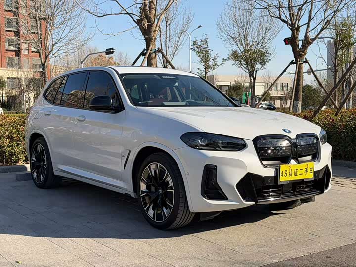 Фото 3 - BMW iX3