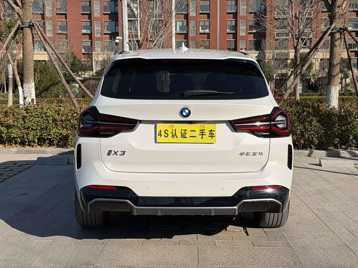 Фото 9 - BMW iX3