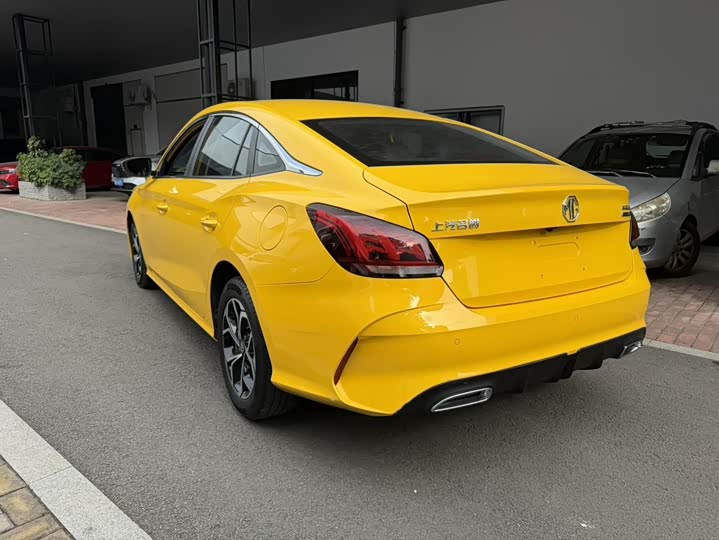 Фото 11 - MG Motor 5