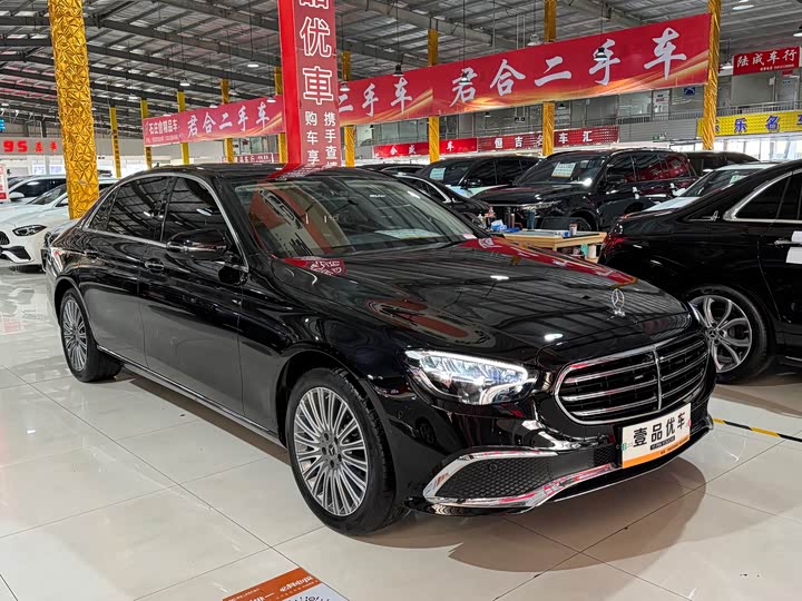 Фото 3 - Mercedes-Benz E-Class