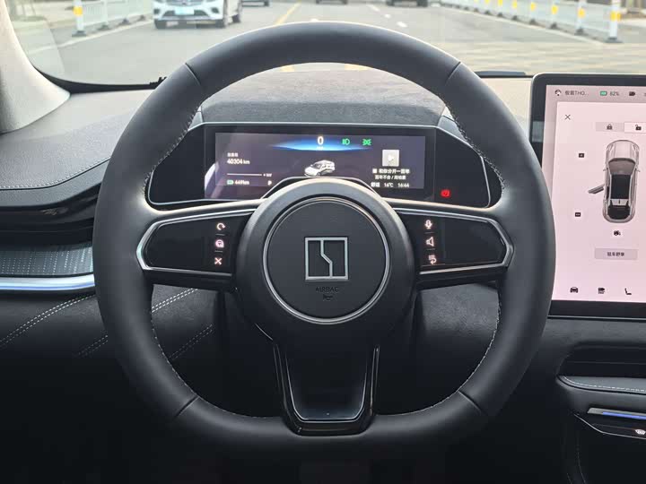 Фото 10 - Zeekr 001