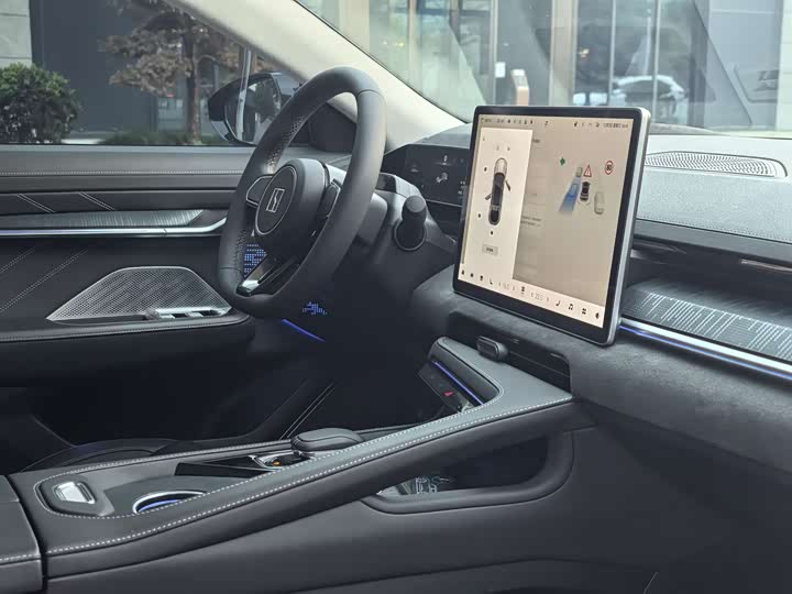 Фото 13 - Zeekr 001