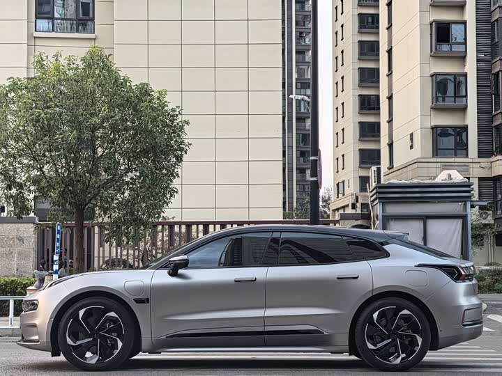 Фото 17 - Zeekr 001