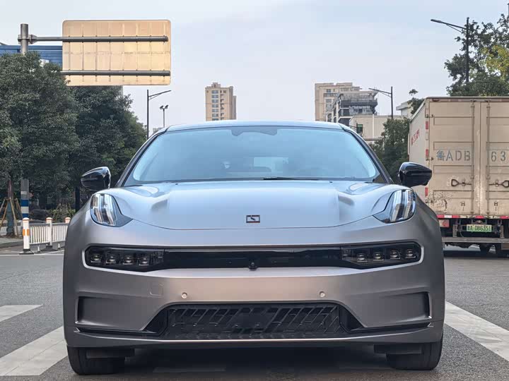 Фото 2 - Zeekr 001