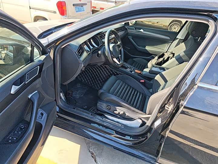 Фото 16 - Volkswagen Magotan