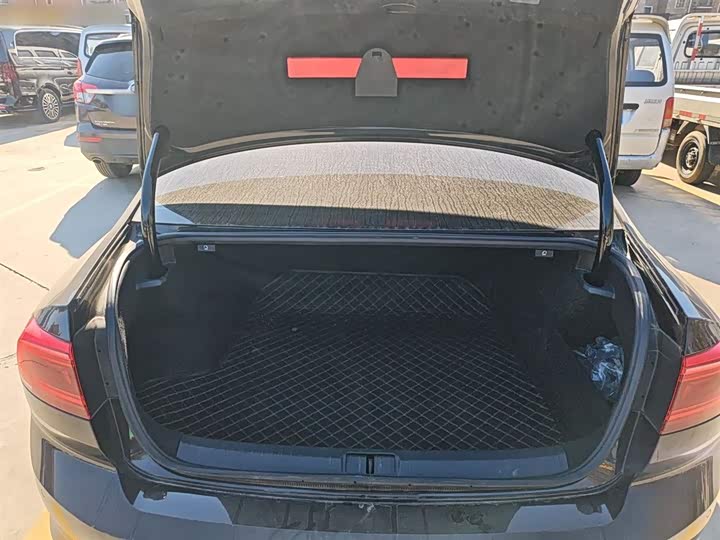 Фото 19 - Volkswagen Magotan