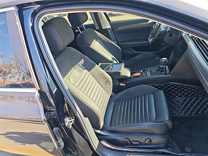 Фото 25 - Volkswagen Magotan