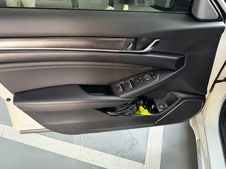 Фото 7 - Honda Accord