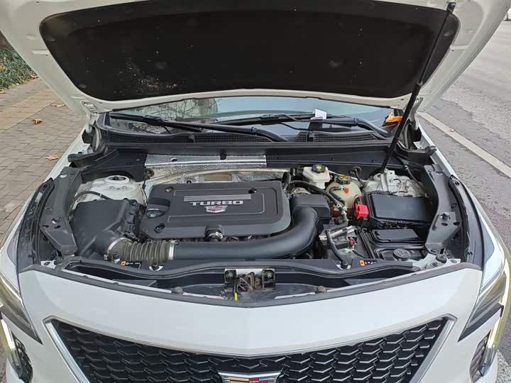 Фото 20 - Cadillac XT4