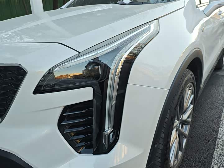 Фото 24 - Cadillac XT4