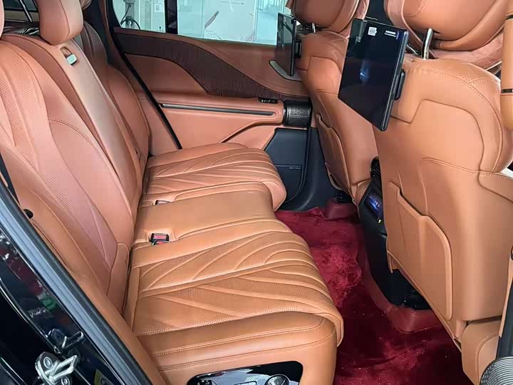 Фото 4 - BYD Yangwang U8