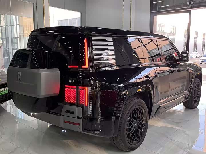 Фото 6 - BYD Yangwang U8