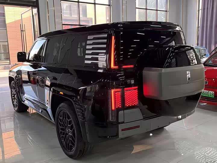 Фото 7 - BYD Yangwang U8