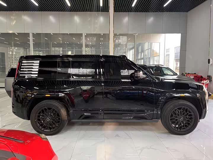 Фото 8 - BYD Yangwang U8