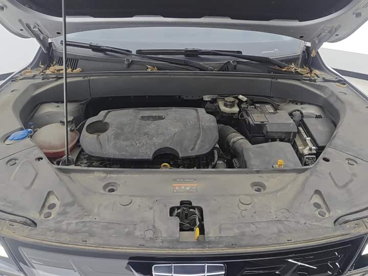 Фото 10 - Geely Atlas L