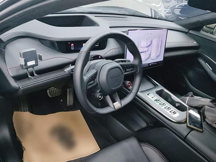 Фото 10 - Xiaomi SU7