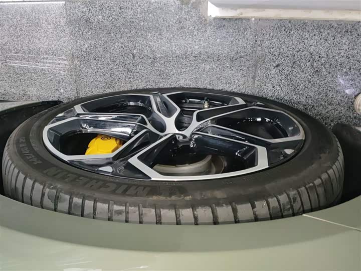 Фото 23 - Xiaomi SU7