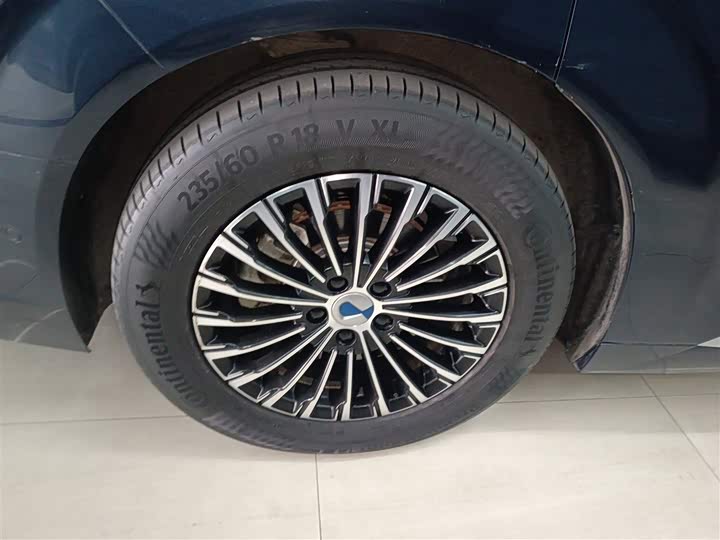 Фото 26 - Denza D9