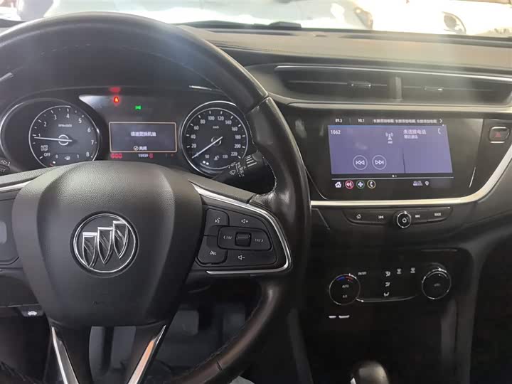 Фото 10 - Buick Encore GX