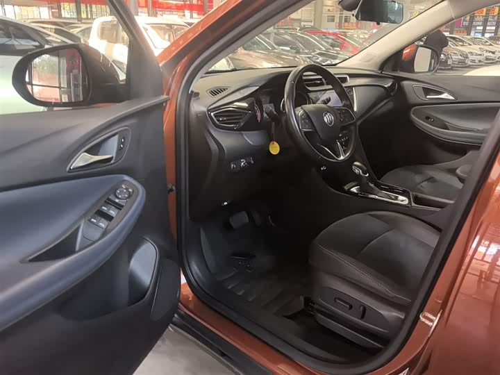 Фото 16 - Buick Encore GX