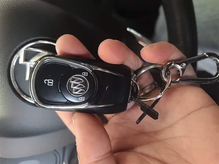 Фото 9 - Buick Encore GX