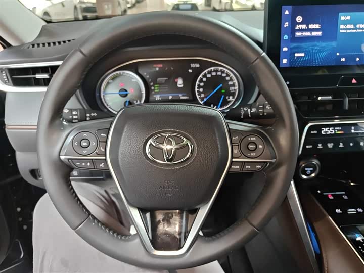 Фото 11 - Toyota Harrier