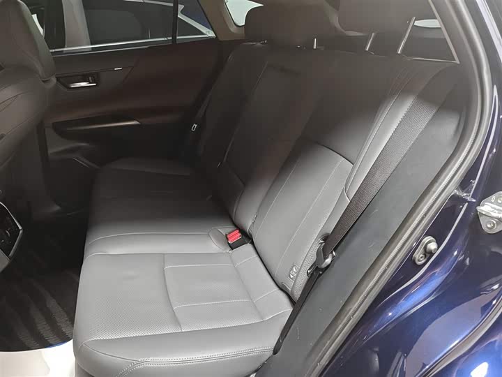 Фото 17 - Toyota Harrier