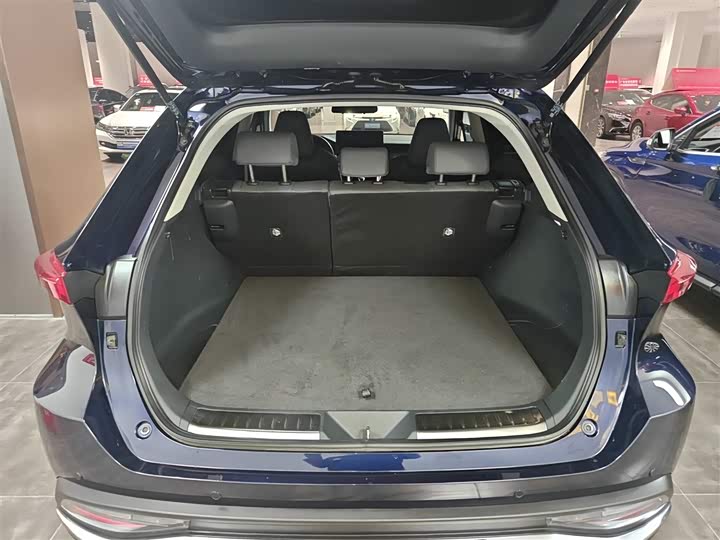 Фото 19 - Toyota Harrier