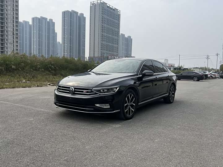 Фото 1 - Volkswagen Magotan