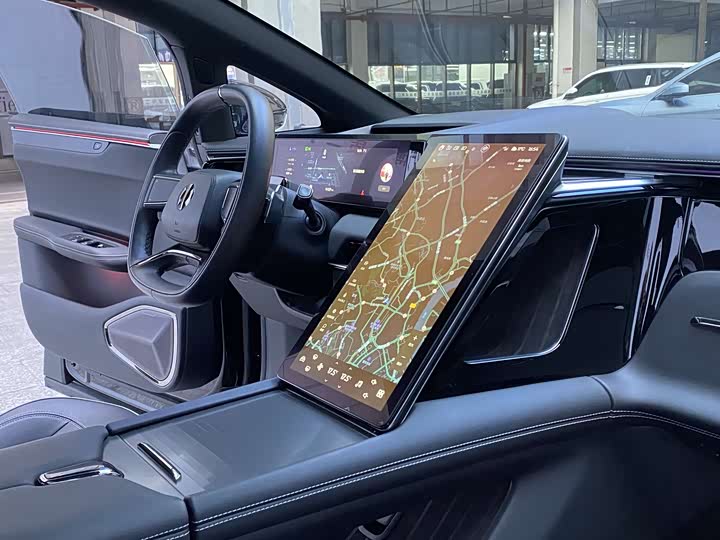 Фото 12 - HiPhi X