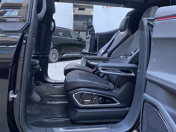 Фото 15 - HiPhi X